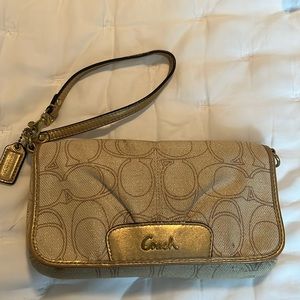 Coach cute  wristlet